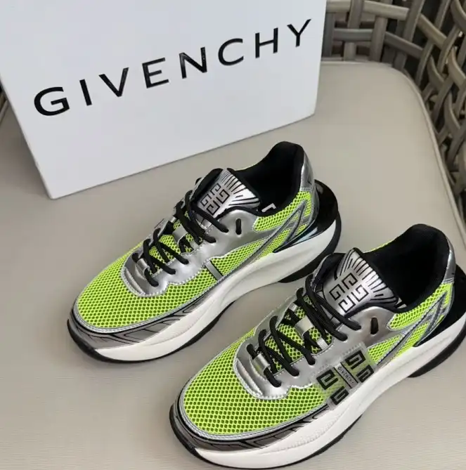 hype Givenchy Sneakers