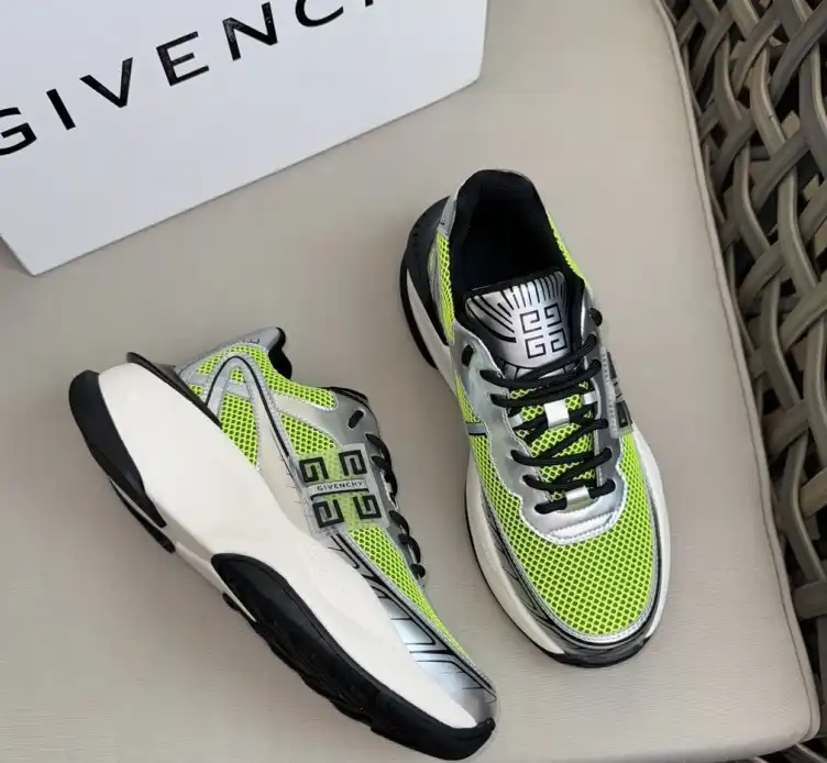 hype Givenchy Sneakers