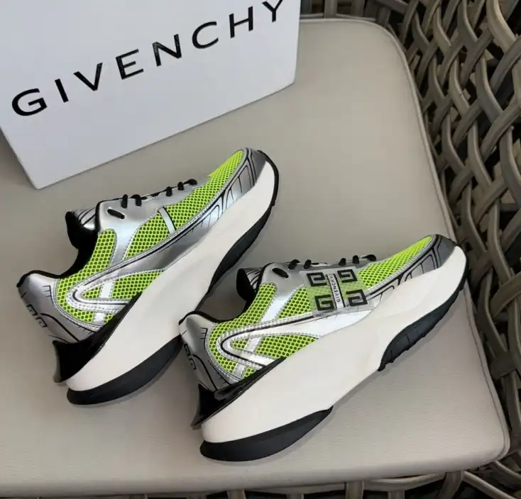 hype Givenchy Sneakers