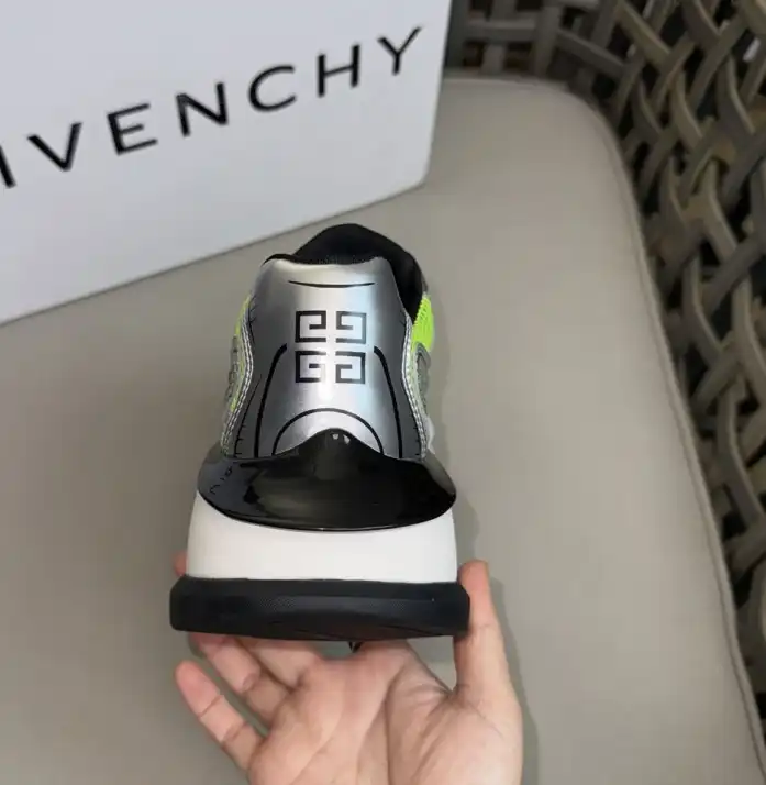 hype Givenchy Sneakers