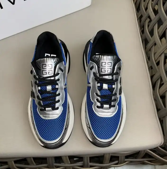 hype Givenchy Sneakers