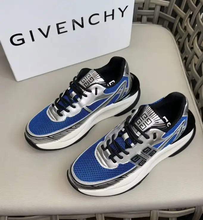 hype Givenchy Sneakers