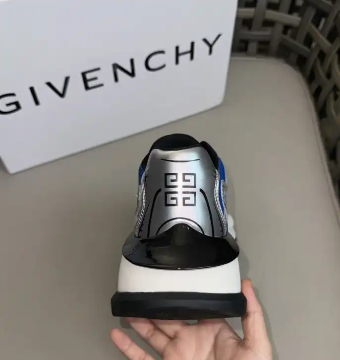 hype Givenchy Sneakers