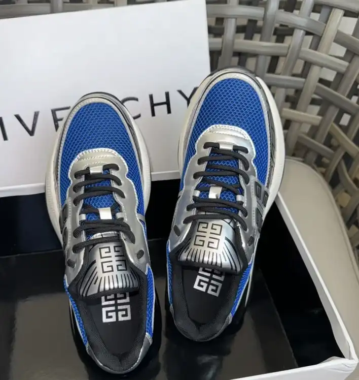 hype Givenchy Sneakers