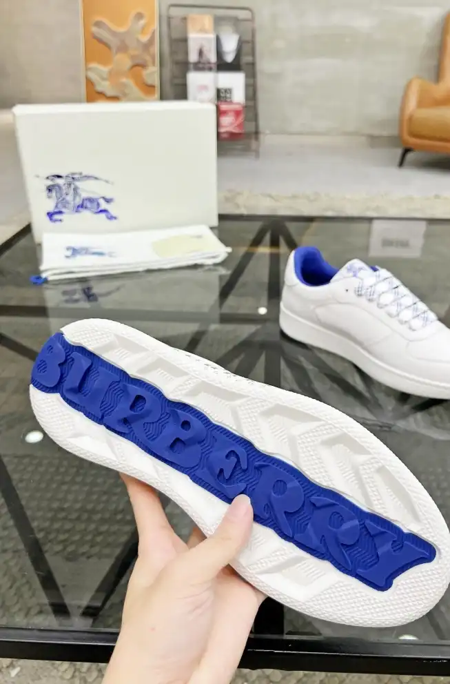 hype Burberry Sneakers