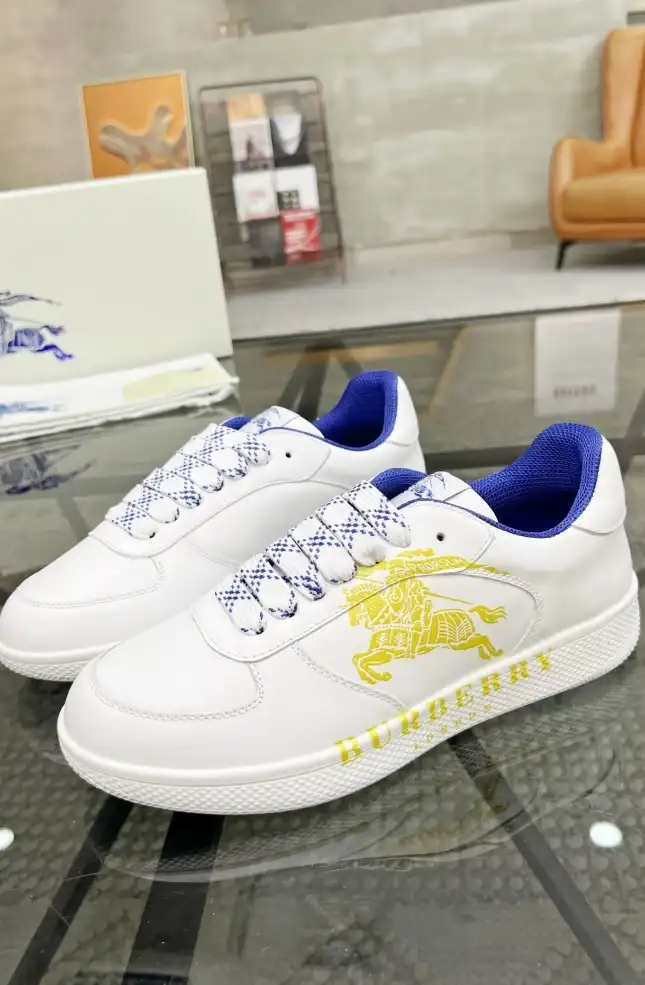 hype Burberry Sneakers