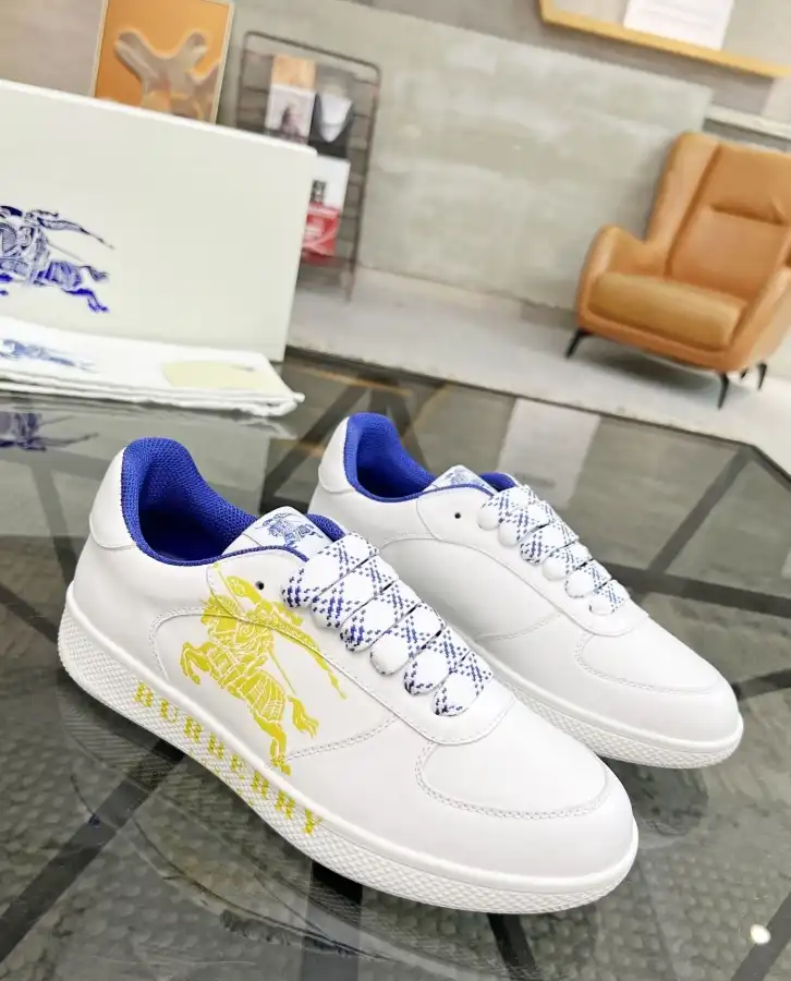 hype Burberry Sneakers