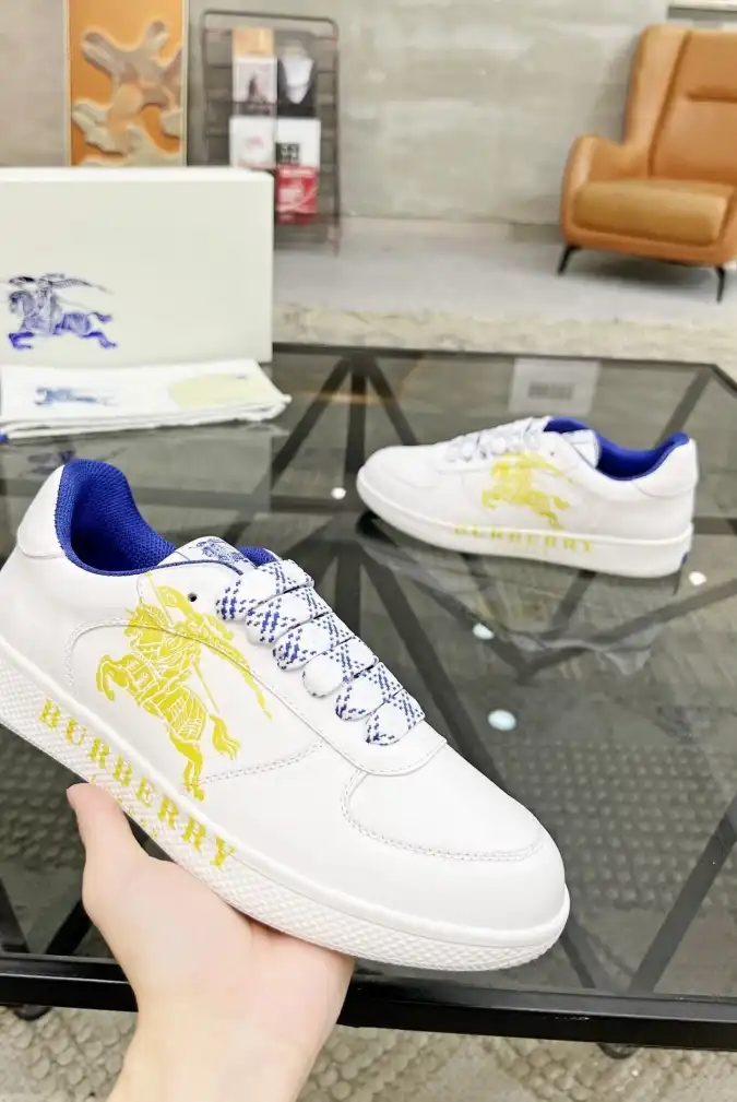 hype Burberry Sneakers