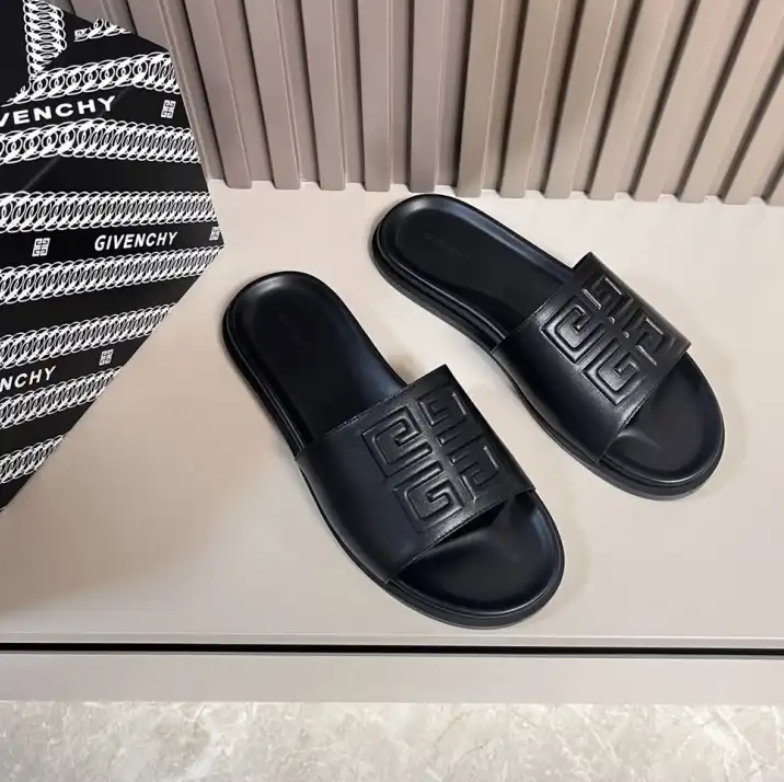 hype Givenchy Slippers