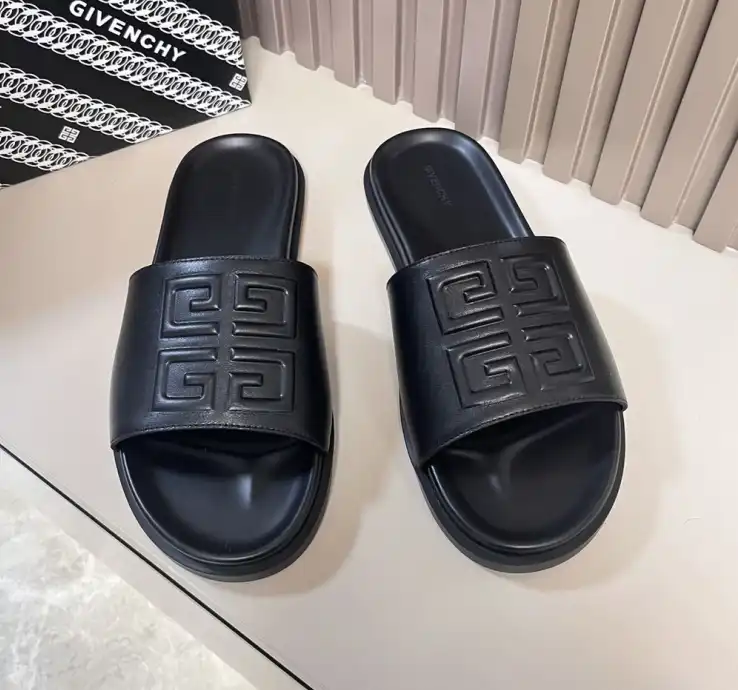 hype Givenchy Slippers