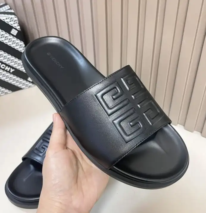 hype Givenchy Slippers