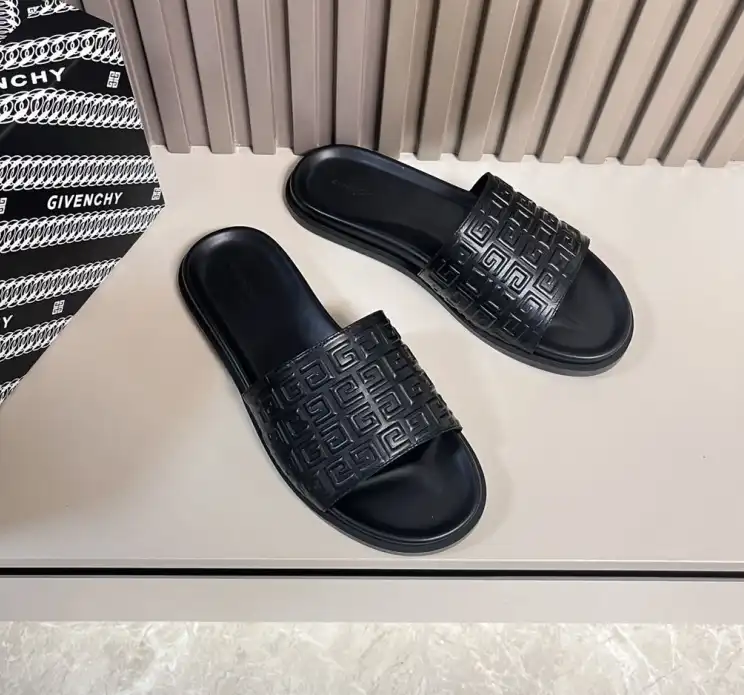 hype Givenchy Slippers