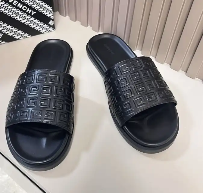 hype Givenchy Slippers