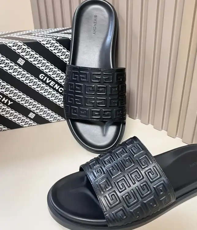 hype Givenchy Slippers