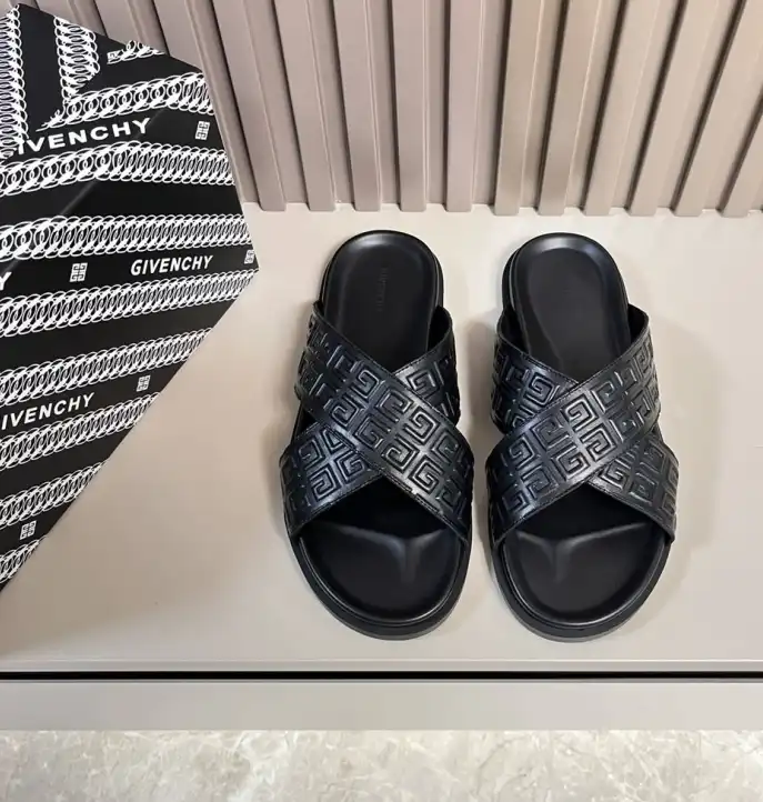 hype Givenchy Slippers