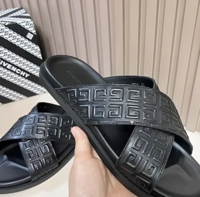 hype Givenchy Slippers