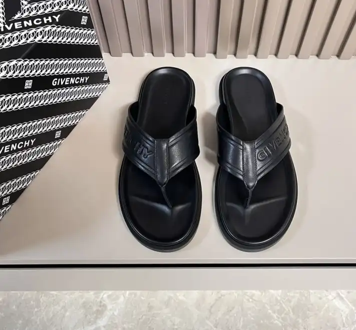 hype Givenchy Slippers