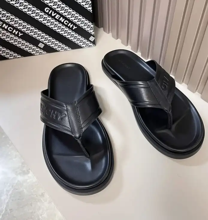 hype Givenchy Slippers