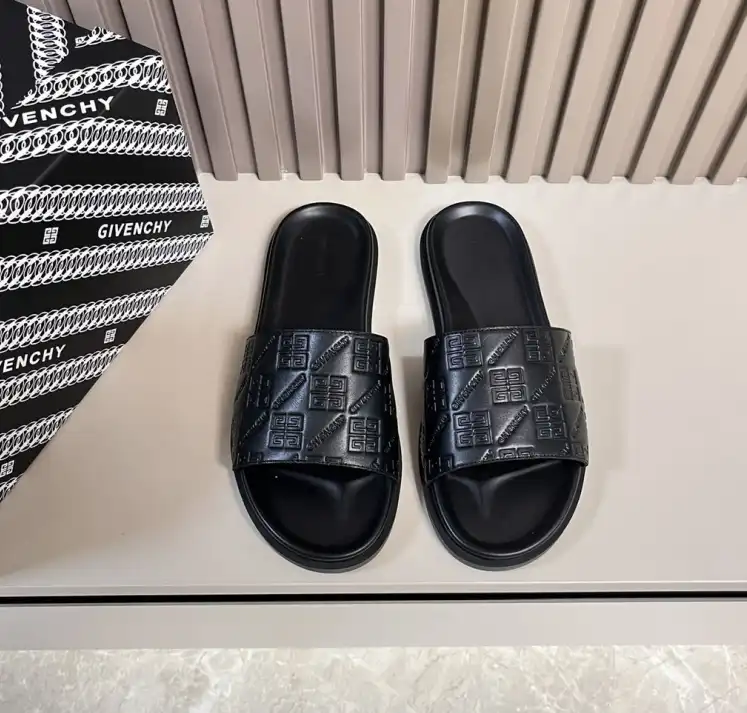 hype Givenchy Slippers