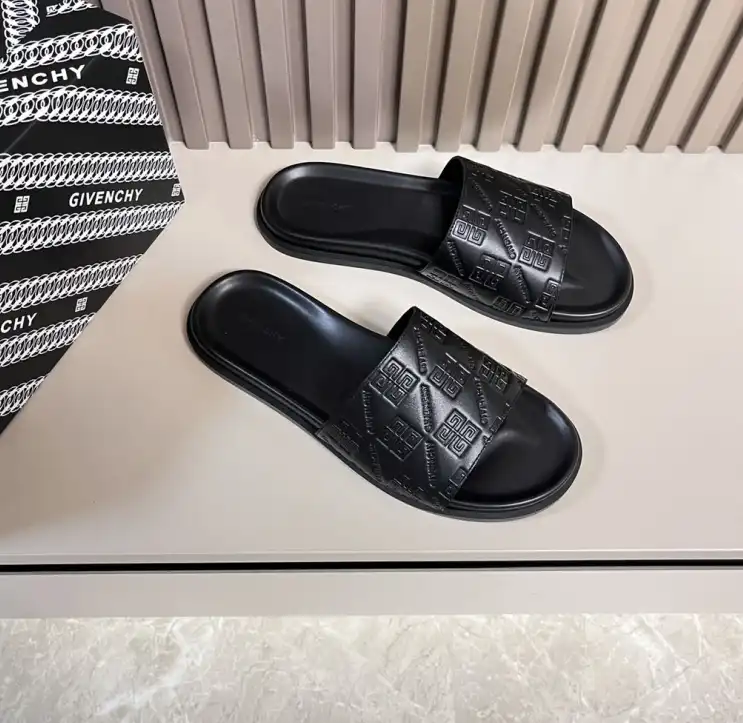 hype Givenchy Slippers