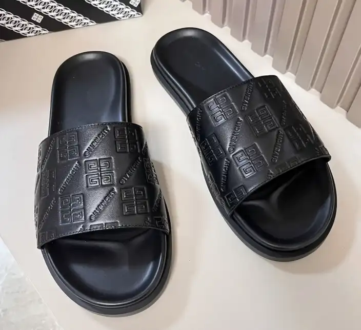 hype Givenchy Slippers