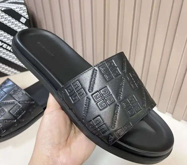 hype Givenchy Slippers