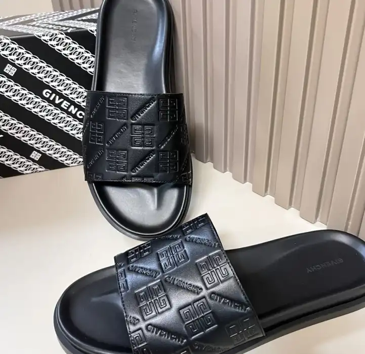 hype Givenchy Slippers