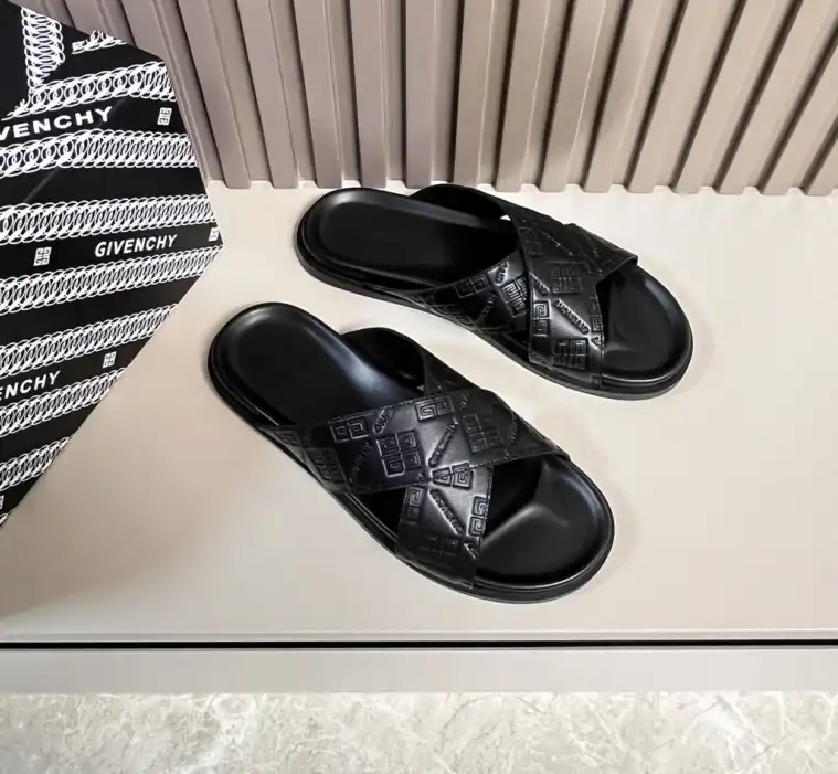 hype Givenchy Slippers