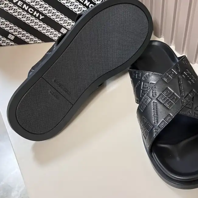 hype Givenchy Slippers