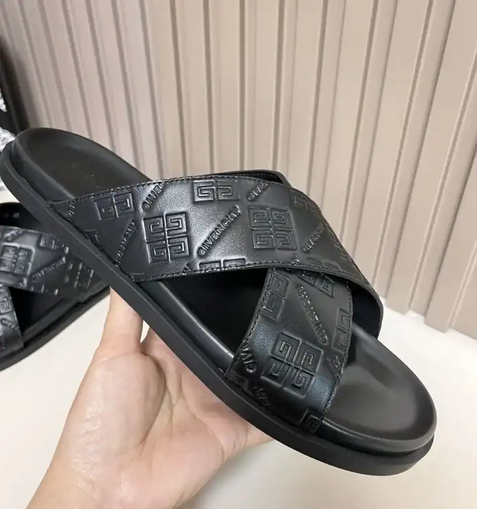 hype Givenchy Slippers