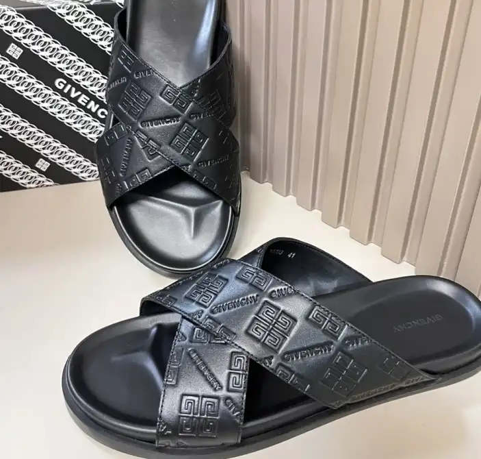 hype Givenchy Slippers