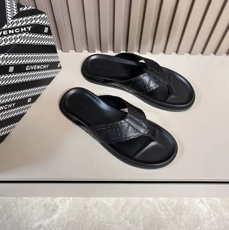 hype Givenchy Slippers