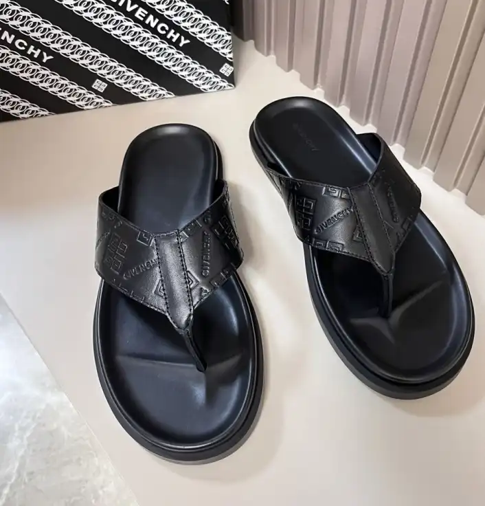 hype Givenchy Slippers