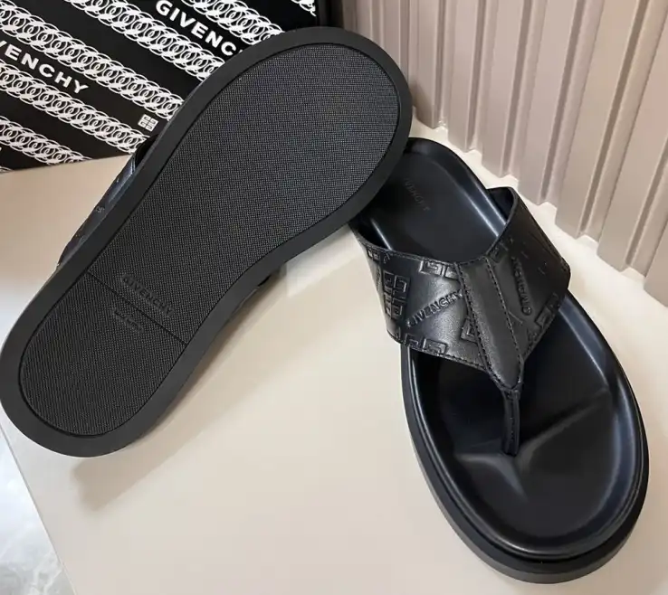 hype Givenchy Slippers