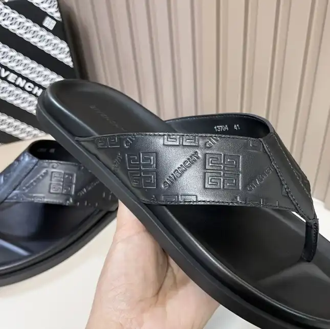 hype Givenchy Slippers