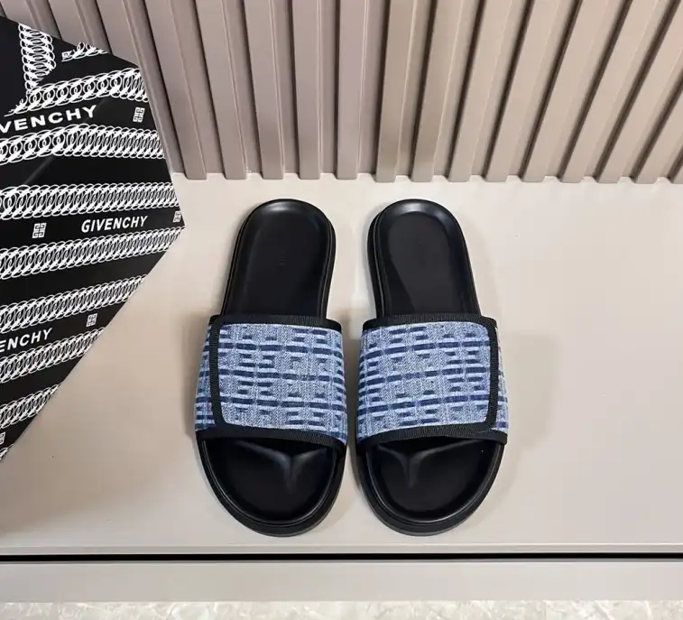 hype Givenchy Slippers