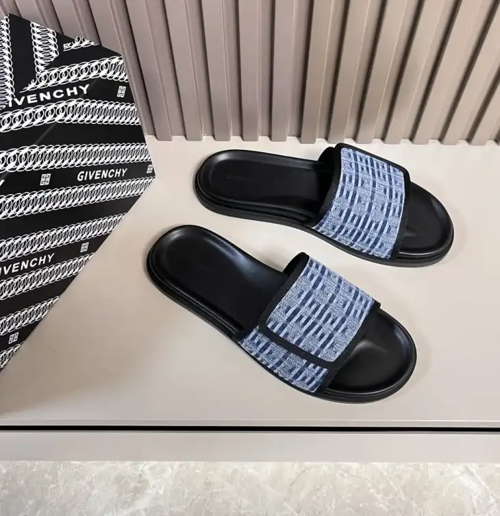 hype Givenchy Slippers