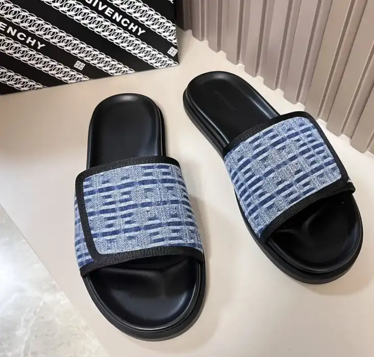 hype Givenchy Slippers