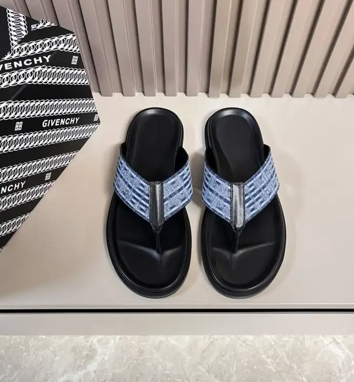 hype Givenchy Slippers