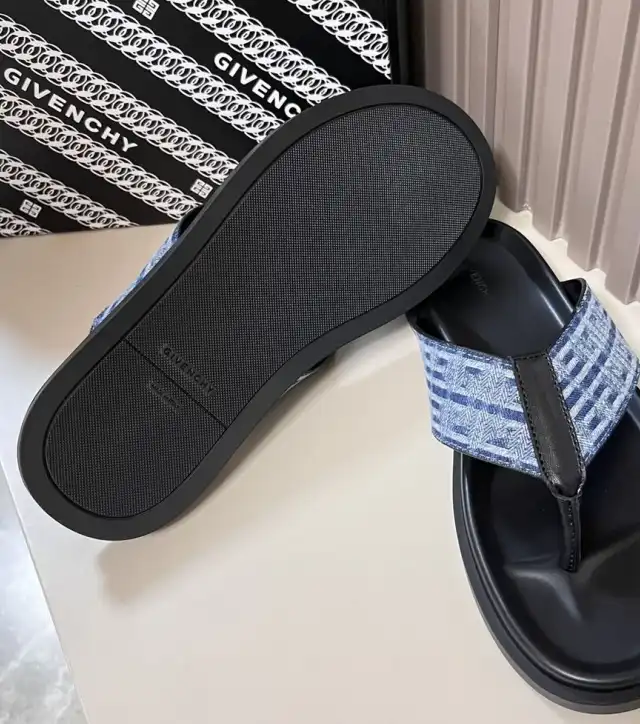 hype Givenchy Slippers