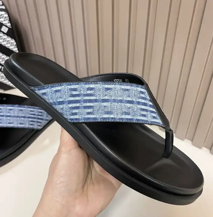 hype Givenchy Slippers