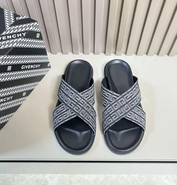 hype Givenchy Slippers