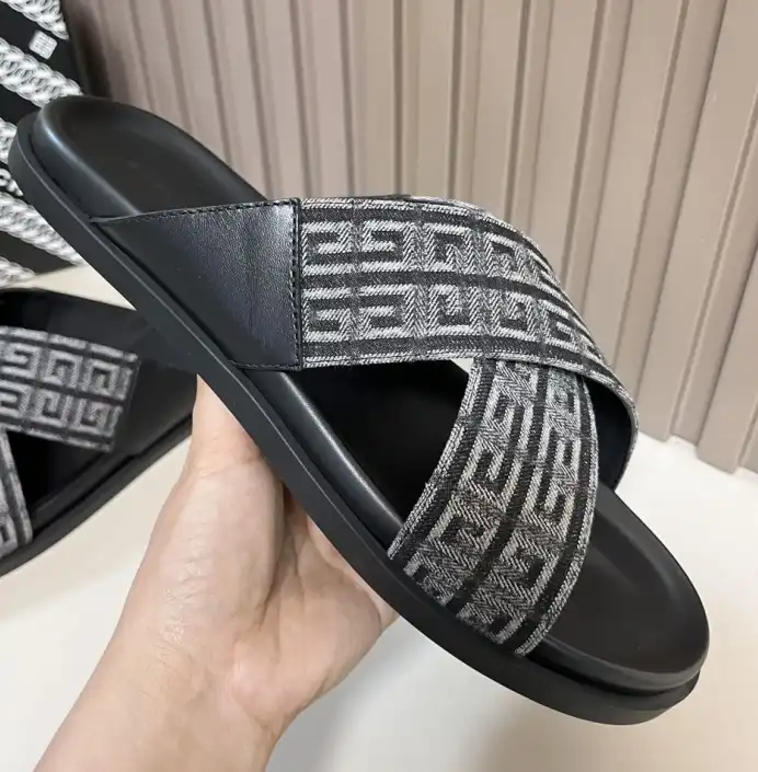 hype Givenchy Slippers