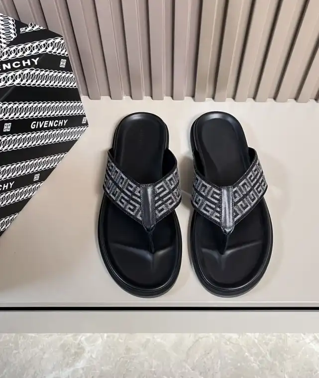 hype Givenchy Slippers