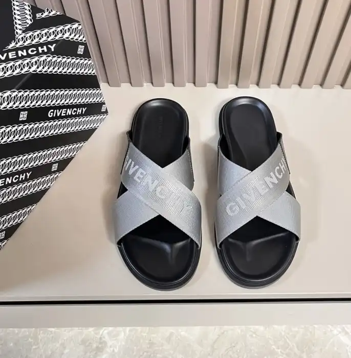 hype Givenchy Slippers