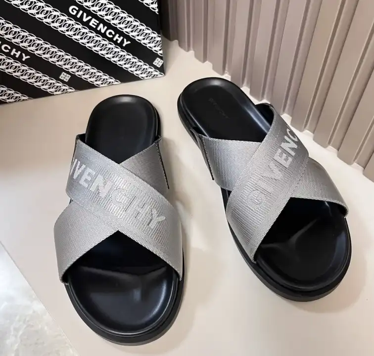 hype Givenchy Slippers