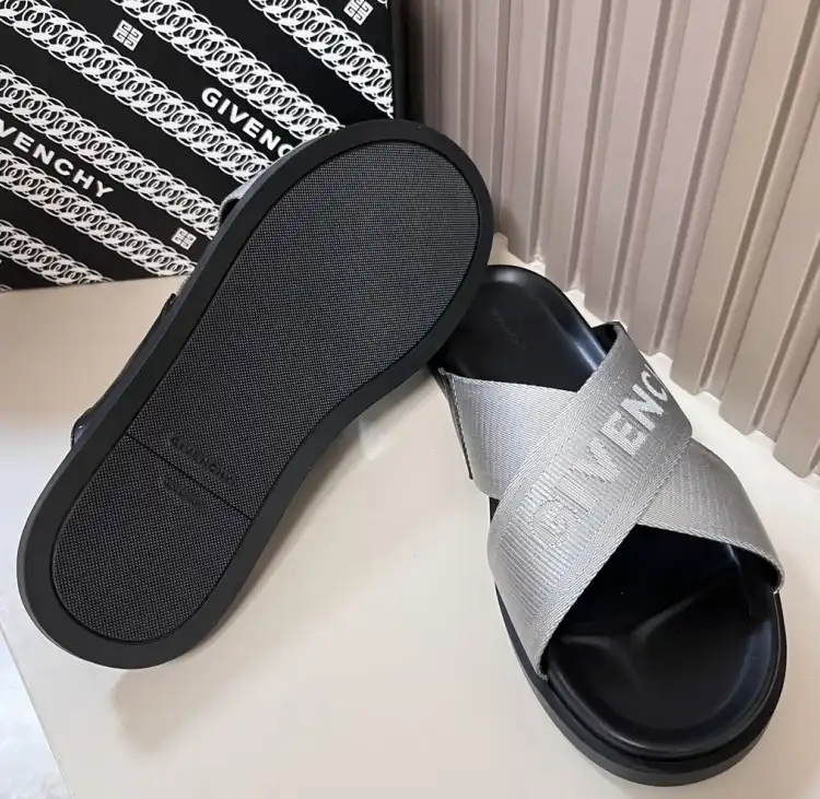 hype Givenchy Slippers