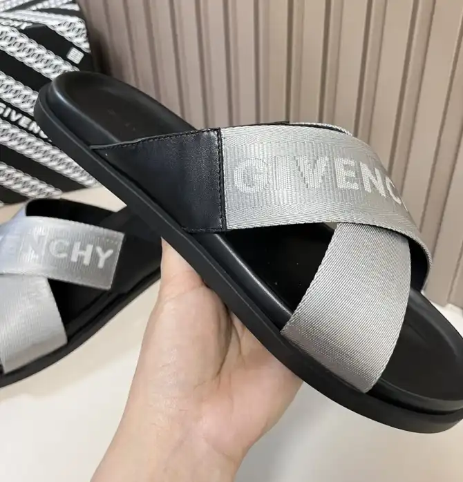 hype Givenchy Slippers