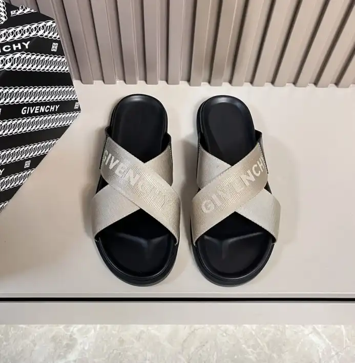 hype Givenchy Slippers