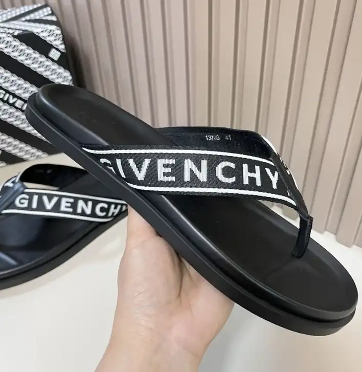 hype Givenchy Slippers